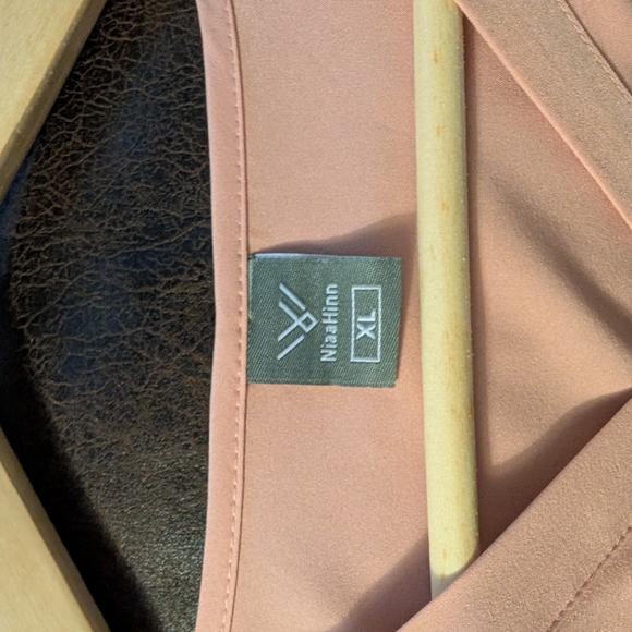 Pink Scrub Set with Pockets - Picture 4 of 13